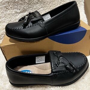 Dr. Max Blue Leather Kilty Tassel Moc Toe Loafers Shoe Women's Size 6.5 M NWOB